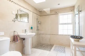 4 bedroom luxury home overlooking Kenmare Bay - Image 3