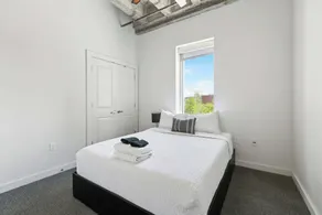 Stay in the Heart of Downtown! - Image 5