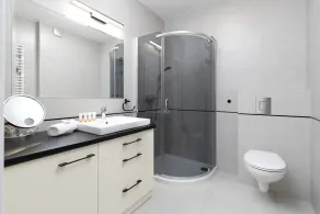 Spacious Apartment | Balcony | Private Parking - Image 2