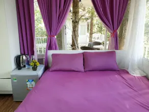 Romantic Treehouse Queen Bed, Balcony - Image 4