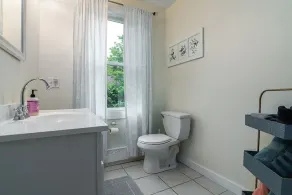 1 Block-Ocean! AC, 800 yrd walk to Beach 10 passes incl, walk-shops/restaurants! - Image 5