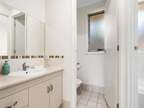 Our most popular home. Your family and staff will love it here! Bed & bath linen hire included. Unlimited NBN WIFI internet. Airconditioning (heat & cool) throughout. Easy free parking. Spacious and relaxing. - Image 4