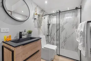 Urban Bliss Flat | Stylish 1-Bed in Best Location - Image 4