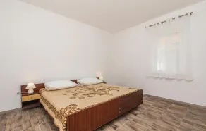Apartamento acogedor de 2 habitaciones en Mandre - Image 2