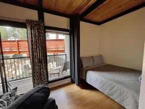 Cozy Mountain Getaway, ,pool+spa, full kitchen, walk or easy shuttle to lift - Image 4