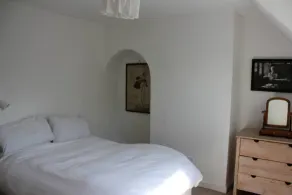 Suffolk country cottage. `Snug, modest not deluxe. - Image 3