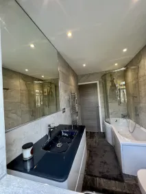 Luxurious Living in the Heart of Bromley - Image 3