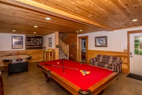New listing - Beautiful Spacious Custom Log Cabin. - Image 2