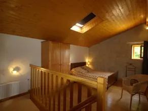 Rustikales Haus mit Garten in Aveizieux, Haustiere erlaubt - Image 3