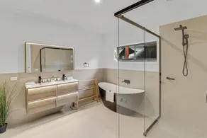 The Calzburg Guest Home - Image 5