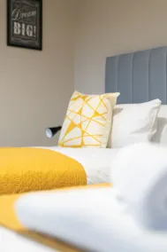 Refreshing Modern Apartment in Renfrewshire - Image 5