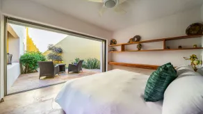 Villa moderne et spacieuse avec vue sur l'océan, immense piscine, à 2 pâtés de maisons de Marina - Image 5