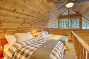 Sweet Retreat Cabin - Image 3
