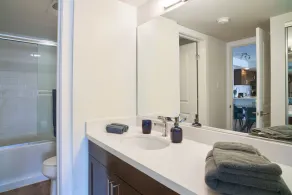 Blue Agate' Seaside Bright Waterfront Full Marina View Pool, Jacuzzi, Gym - Image 5