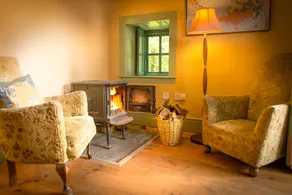 A gardener's cottage tucked away in the corner of an old country house estate. - Image 2