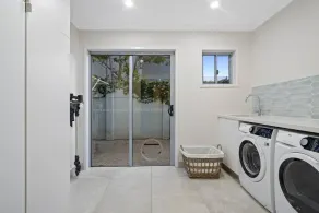 Sorrento Waterfront 4Bd, Pool  Pet friendly - Image 2