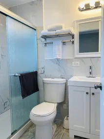 Archer #2 - New 3 Bedroom near McCormick Place, Wintrust Arena, Chinatown - Image 3