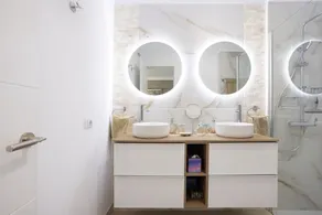 Luxury 1-Bedroom Apartment, quiet location with Pool, WIFI, Garage - Image 4