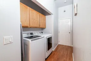 Spacious House in Lincoln (everything is new!) - Image 2