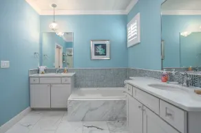 Strand, jede Menge Unterhaltung, Fahrräder, 2 Golfwagen, Golf, tolles Fitnessstudio und Marina - Image 4