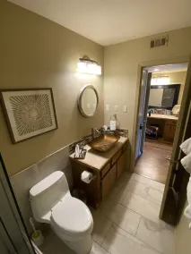2 bedroom lakefront Lake Hamilton condo with boat slip, minutes to Oaklawn. - Image 5