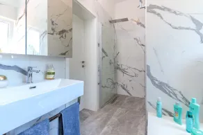 Luxury Villa Valhalla with Private Pool - Image 4