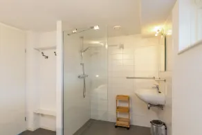 Wonderful Beach Holiday Home for 6 - Image 2