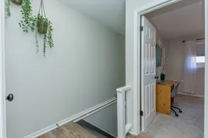 Luxurious Townhome, Peace of Nature, King bed, near downtown. - Image 2