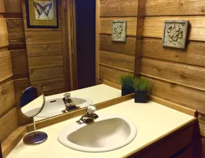 Maplewood Lakehouse: mysig modern lodge känsla - Image 3
