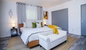 Turtle House-Pool Table-Shuffle Board-5 Bedrooms-Sleeps 12! - Image 2