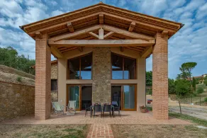 A carefully renovated villa, located about 10 km from the Etruscan coast - Image 4