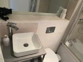 1 Bed Flat - Sleeps 2 - Wifi - Image 2