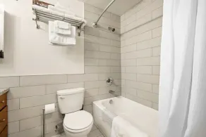 Movies on Merlo: 3 Bed 2 Bath with Movie Projector - Image 5