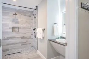 Luxury Inn - Unit 2 - Heart of New Glasgow - Image 3