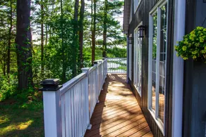 Luxury Cottage Living on the Lake in Muskoka - Image 3
