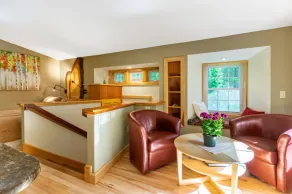 Berkshire Village Carriage House - Super Private!! - Image 3