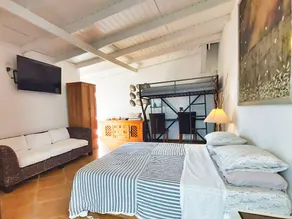 2 Best location Walk distance to beach,casinos,restaurants,bars,night life,shops - Image 3