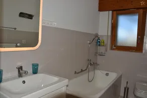 Outside: apartment for 8 people on the 2nd floor, balcony. -Interior: 115 m2, entrance hall, living - Image 3