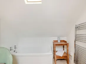 3 bedroom accommodation in Solva - Image 5