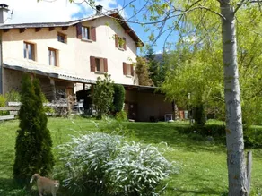 A sunny haven of peace with seasonal swimming pool - Image 4