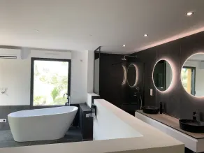 VILLA SIN PISCINA CON PISCINA zona de 15000 metros cuadrados tranquila - Image 3