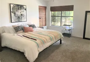 Private Lakefront Retreat, 30 Min to Wild Spring Dunes Golf - Image 4