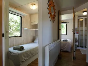 Bungalow on a horse farm - Image 5