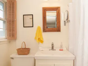 Creek Front Beach House, Vintage Pawleys Charm, Easy Walk to Beach, Dog Friendly - Image 4