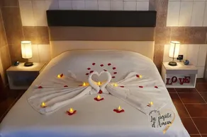 La Pépite d'Amour, villa 5 étoiles, spa privatif, sauna, piscine privée à volonté ! - Image 3