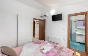 Amazing home in Sv.Kirin with sauna - Image 4
