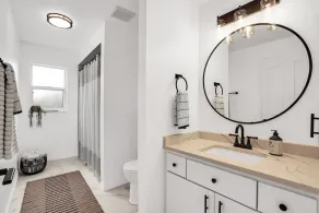 Exquisite 4-Bedroom Villa with Heated Pool Sarasota Area - Image 3