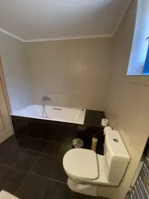 Mikros Pyrgos: villa magnifiquement située avec piscine privée et vue imprenable sur la mer - Image 3