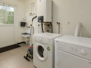 Home w Sauna  Garden - Image 2