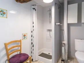 Charmante maison rénovée à 300m de la Loire avec jardin, terrasse, WiFi et équipements bébé - Image 2